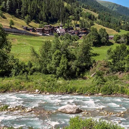 Denkmalgeschuetzter Spycher Total Renoviert Διαμέρισμα Goms